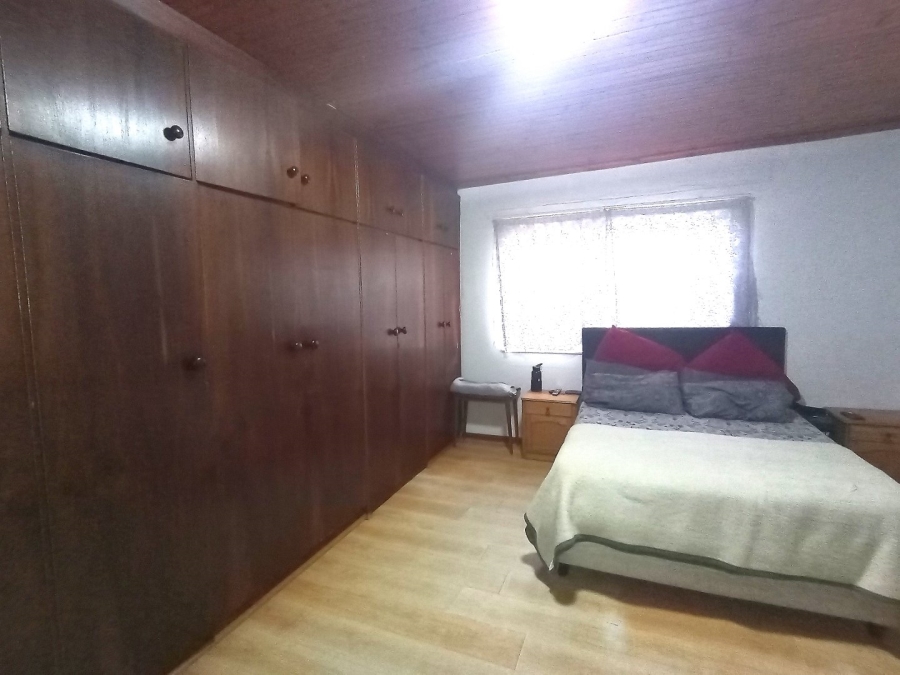 11 Bedroom Property for Sale in Ravensmead Western Cape